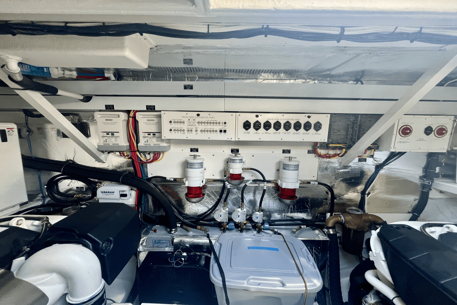 Slide: The Image of Cruisers Yachts 54 CANTIUS 2022 - 51