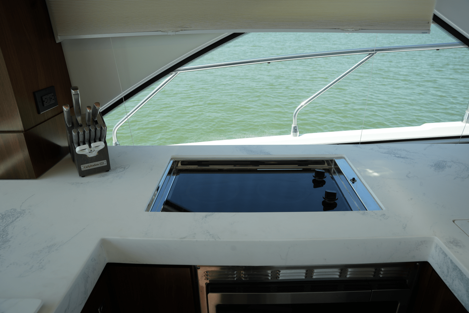 Slide: The Image of Cruisers Yachts 54 CANTIUS 2022 - 51