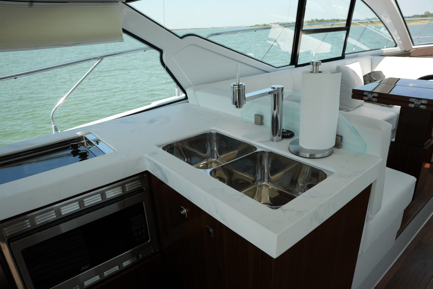Slide: The Image of Cruisers Yachts 54 CANTIUS 2022 - 52