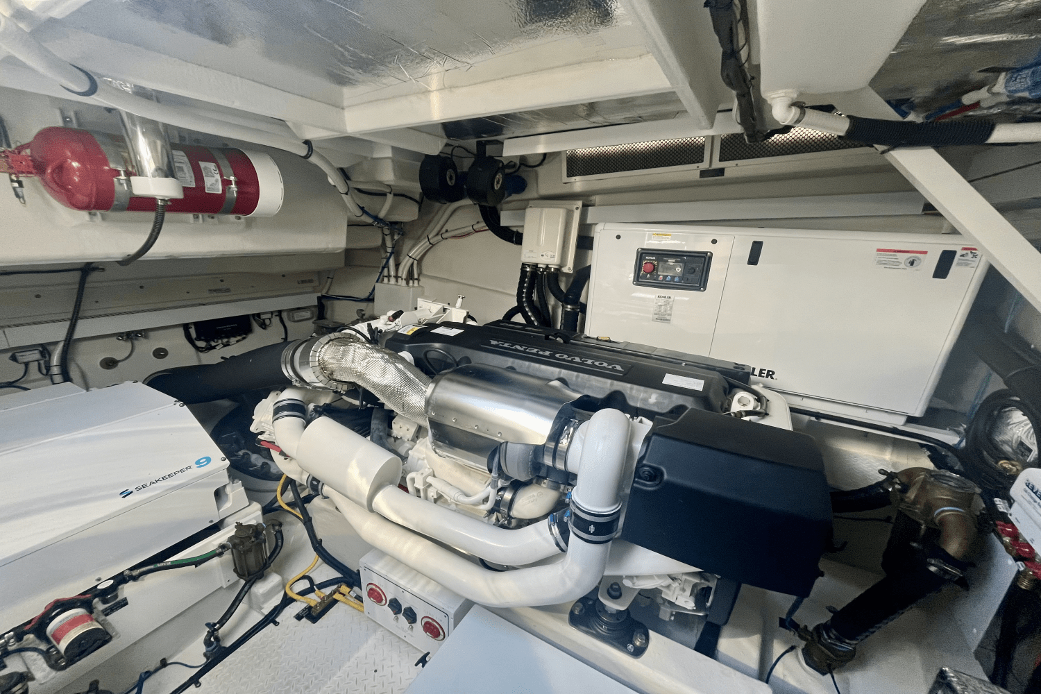 Slide: The Image of Cruisers Yachts 54 CANTIUS 2022 - 52