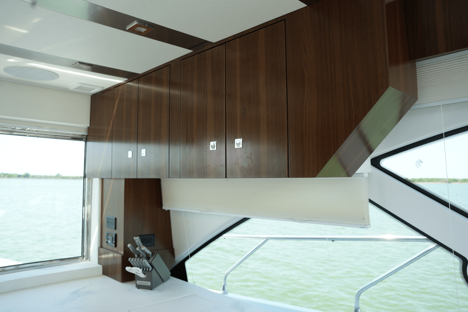 Slide: The Image of Cruisers Yachts 54 CANTIUS 2022 - 53