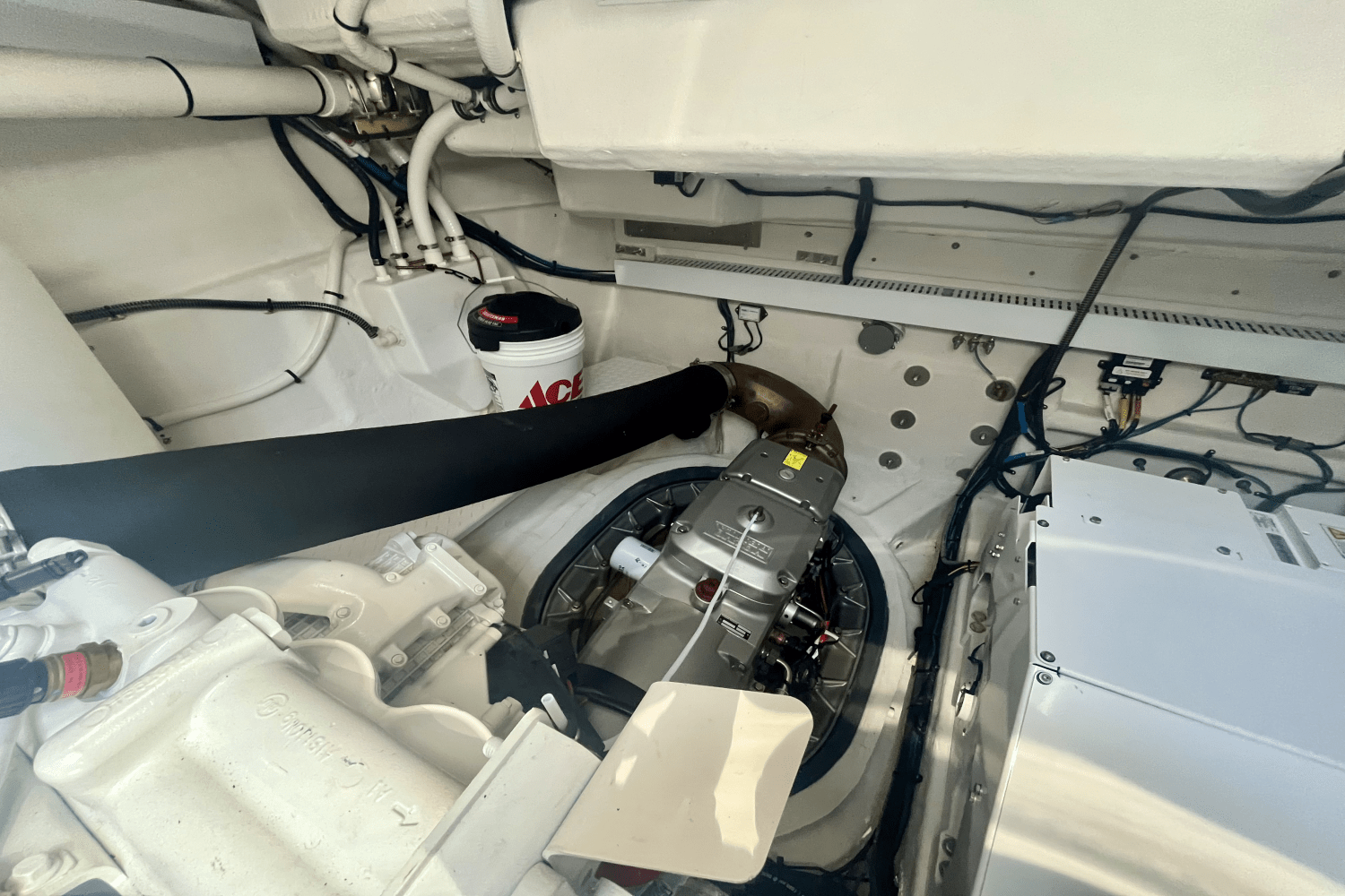 Slide: The Image of Cruisers Yachts 54 CANTIUS 2022 - 53