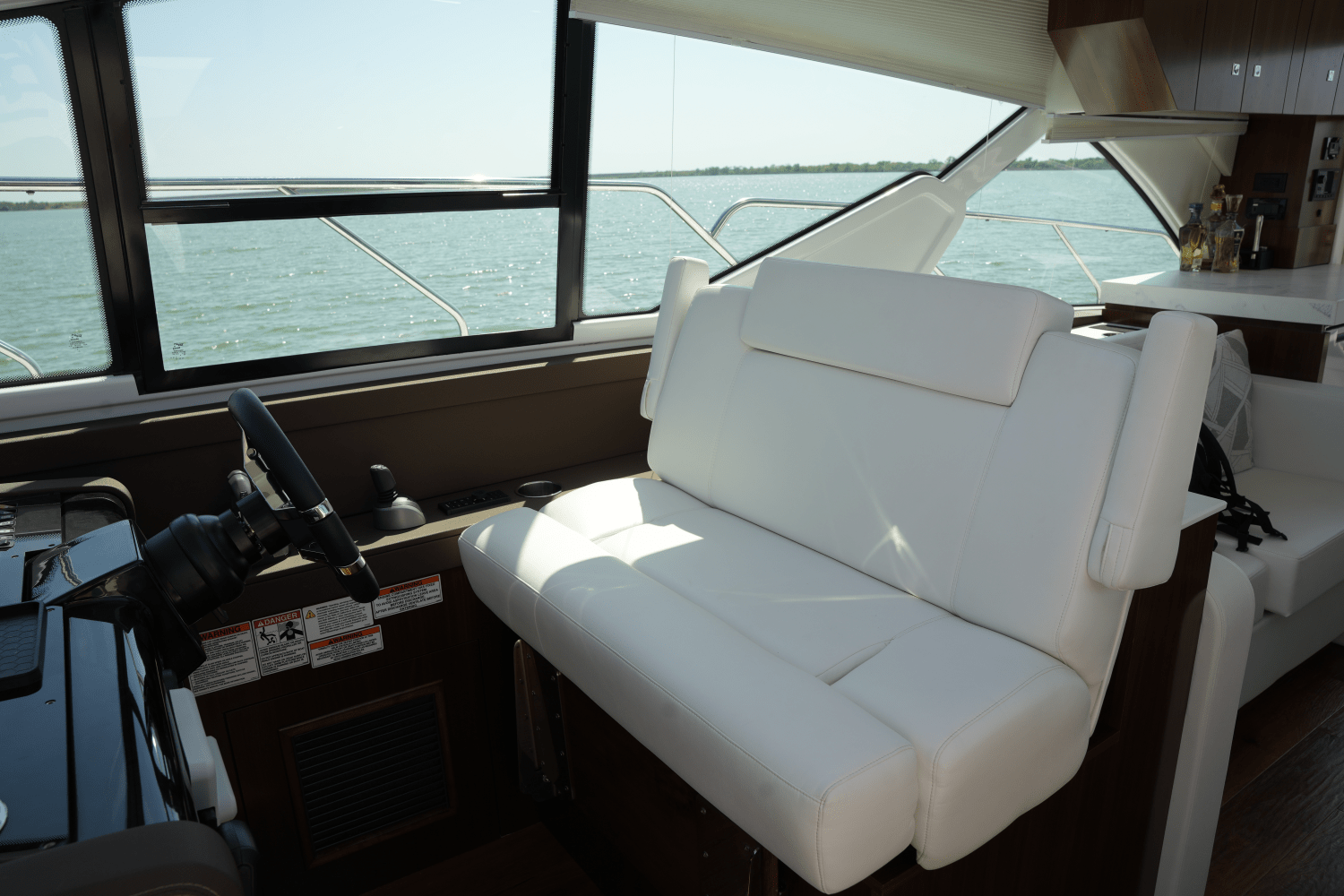 Slide: The Image of Cruisers Yachts 54 CANTIUS 2022 - 59