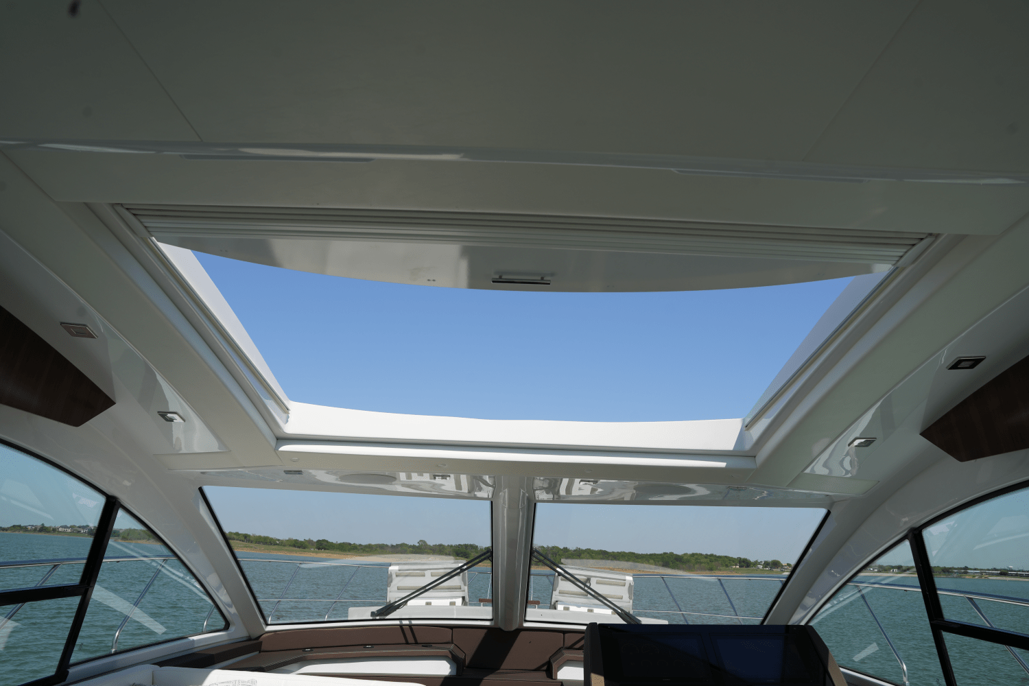 Slide: The Image of Cruisers Yachts 54 CANTIUS 2022 - 68