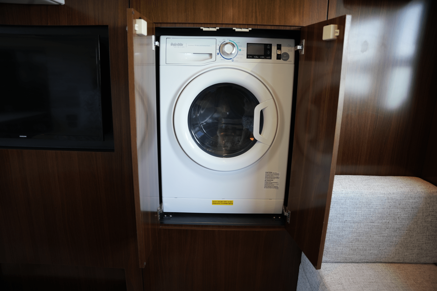 Slide: The Image of Cruisers Yachts 54 CANTIUS 2022 - 86