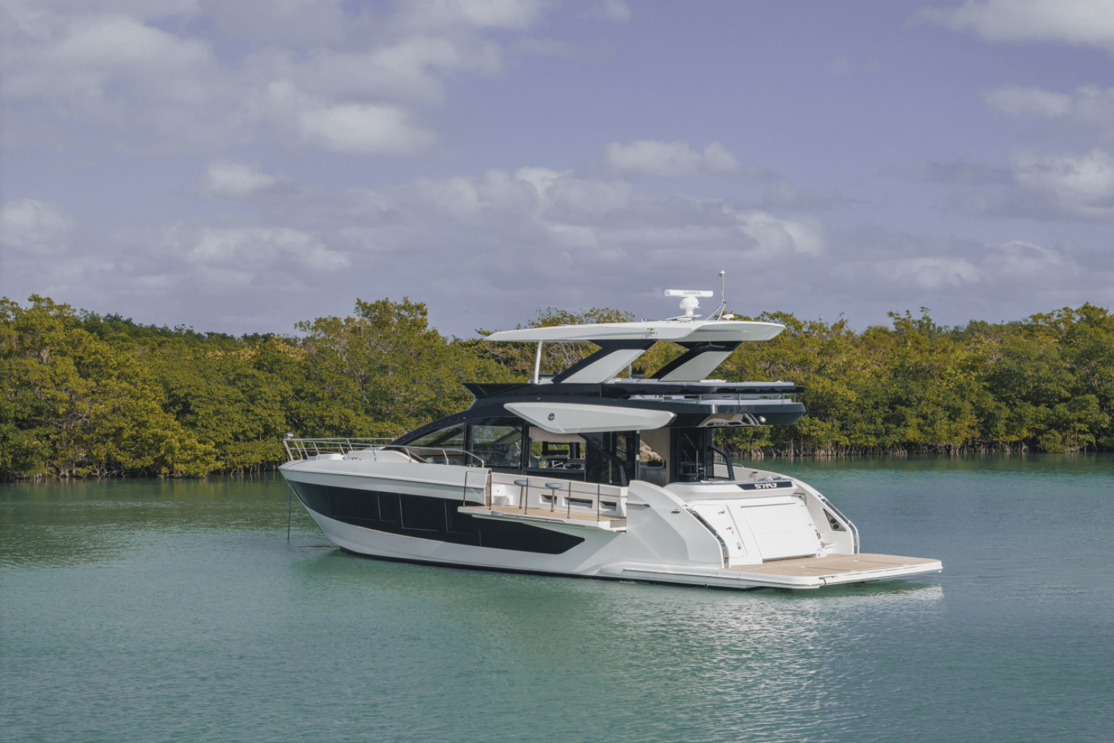 Slide: The Image of Cruisers Yachts 57 Fly 2025 - 4958377