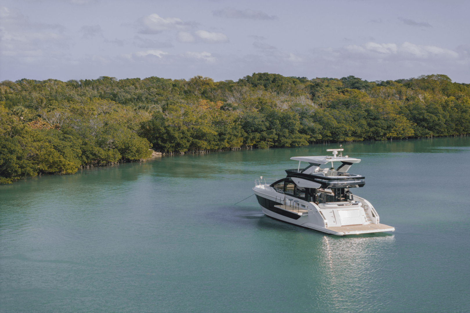 Slide: The Image of Cruisers Yachts 57 Fly 2025 - 4958380
