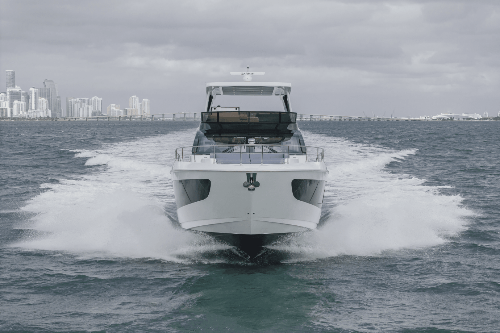 Slide: The Image of Cruisers Yachts 57 Fly 2025 - 4958386
