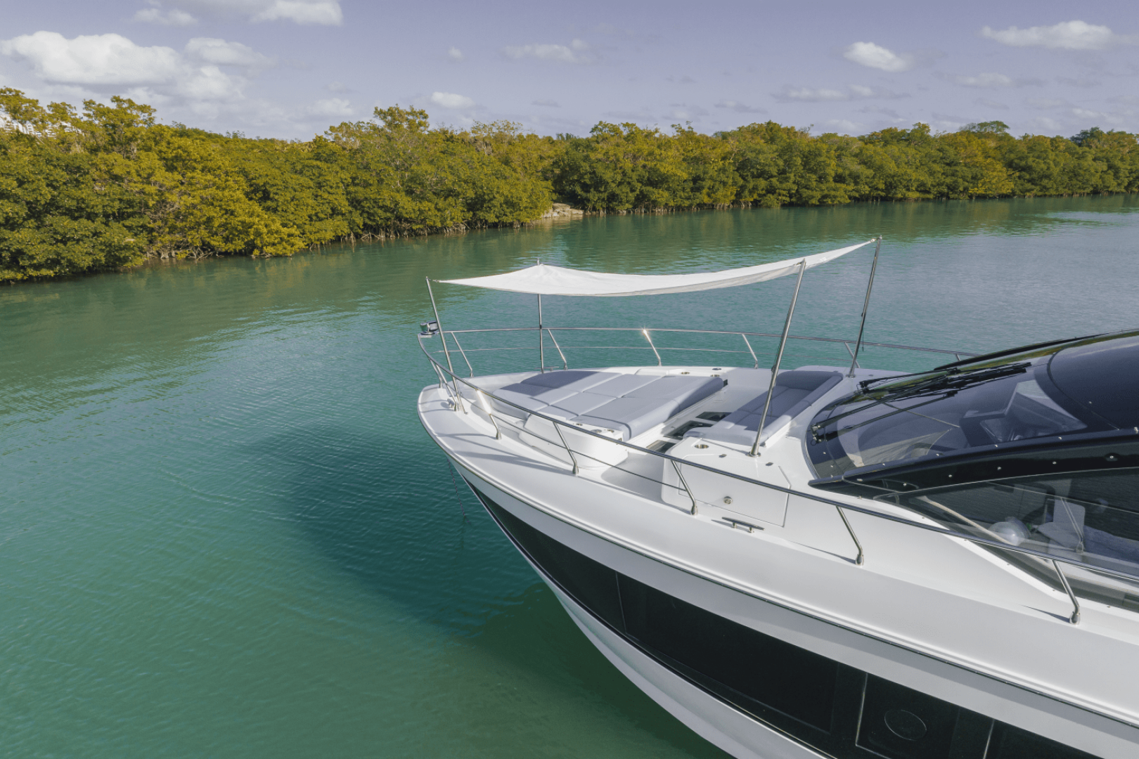 Slide: The Image of Cruisers Yachts 57 Fly 2025 - 4958392