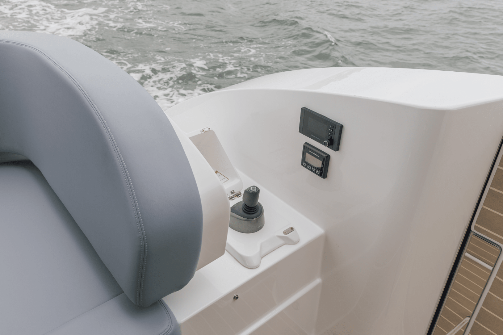 Slide: The Image of Cruisers Yachts 57 Fly 2025 - 4958403