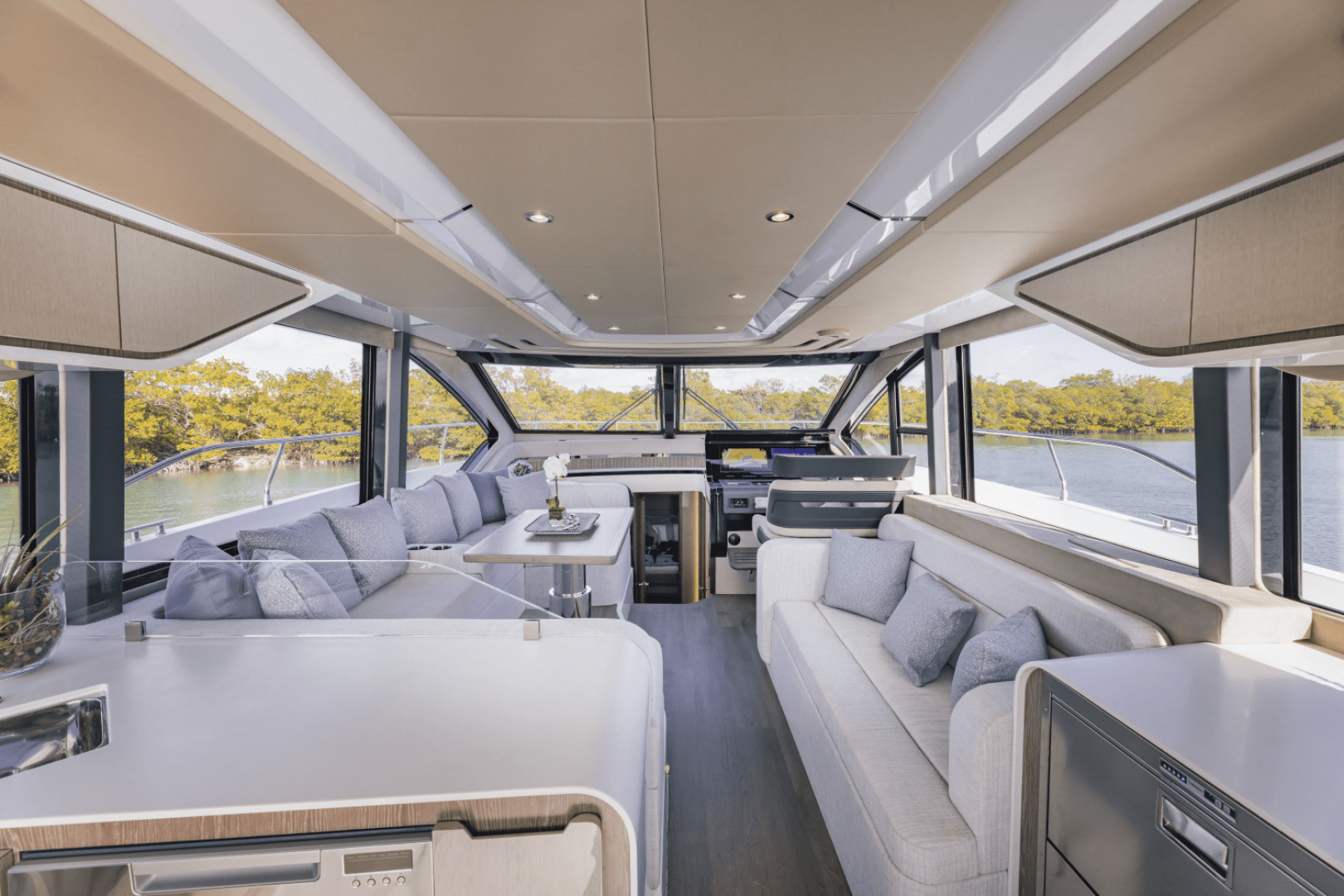 Slide: The Image of Cruisers Yachts 57 Fly 2025 - 4958404
