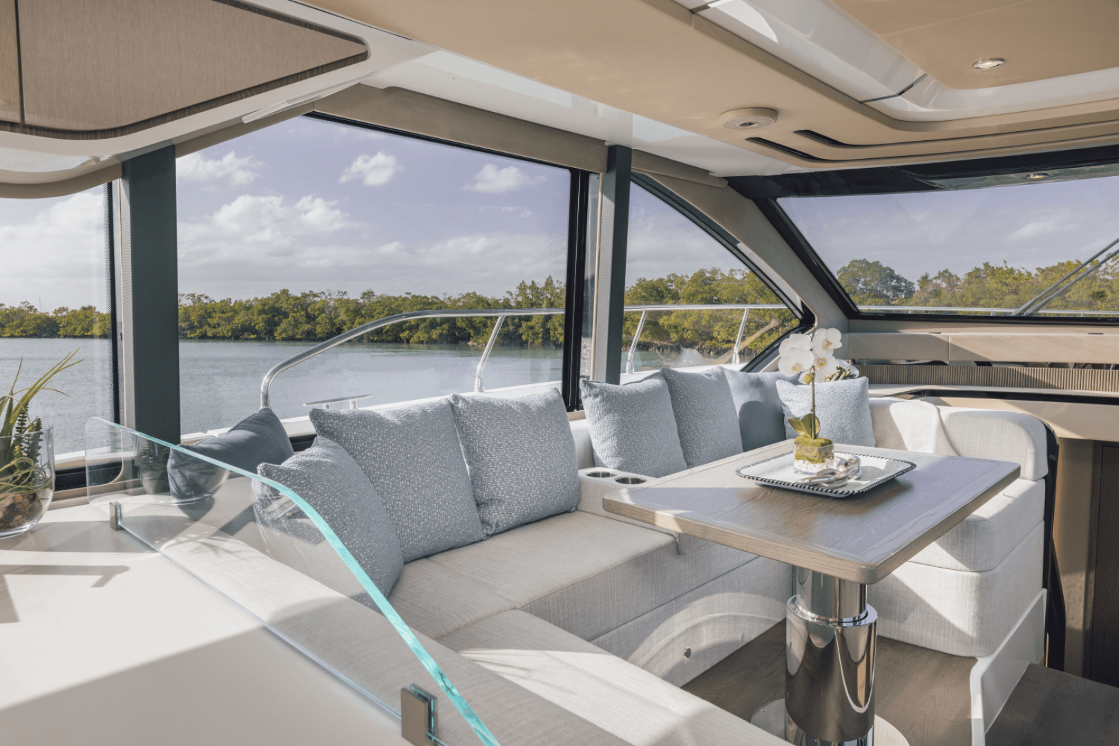 Slide: The Image of Cruisers Yachts 57 Fly 2025 - 4958405