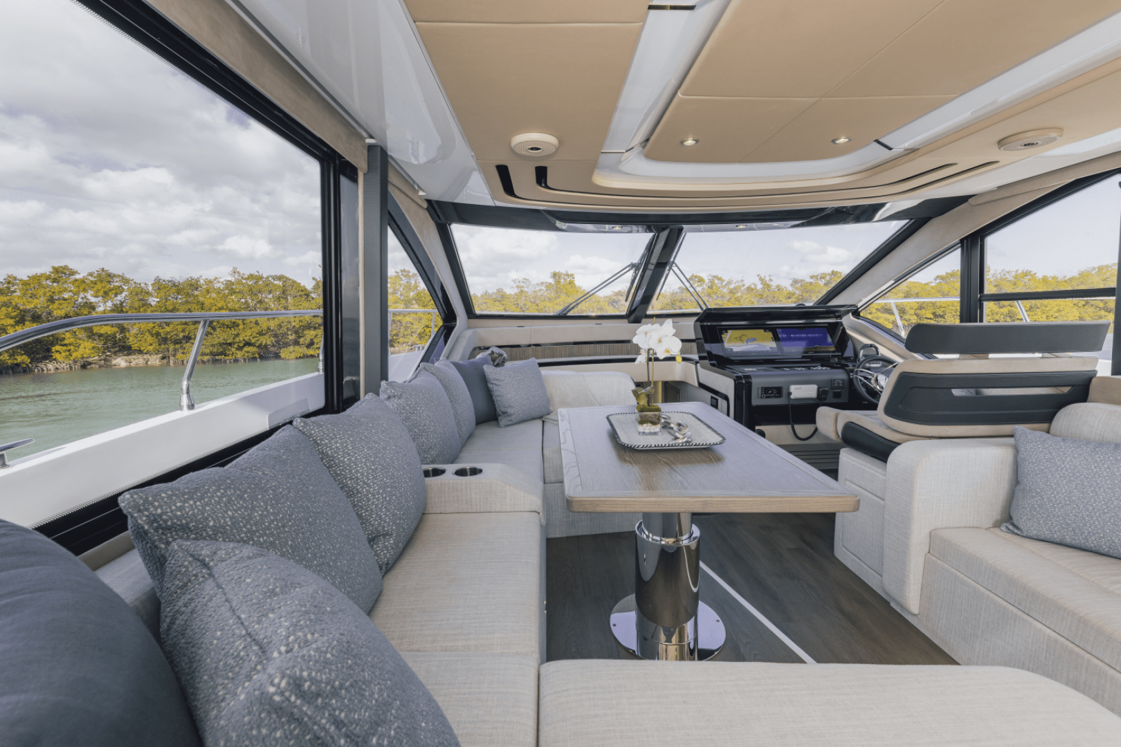 Slide: The Image of Cruisers Yachts 57 Fly 2025 - 4958407