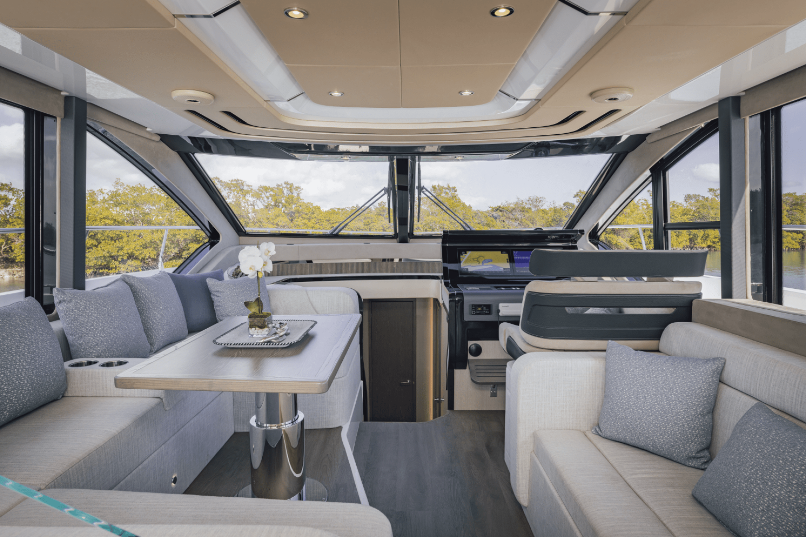 Slide: The Image of Cruisers Yachts 57 Fly 2025 - 4958408
