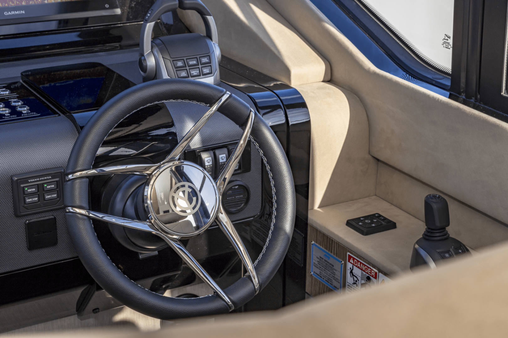 Slide: The Image of Cruisers Yachts 57 Fly 2025 - 4958414
