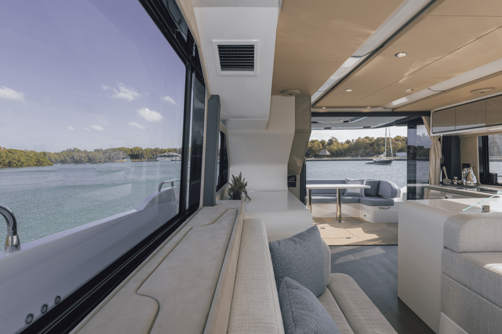 Slide: The Image of Cruisers Yachts 57 Fly 2025 - 4958421