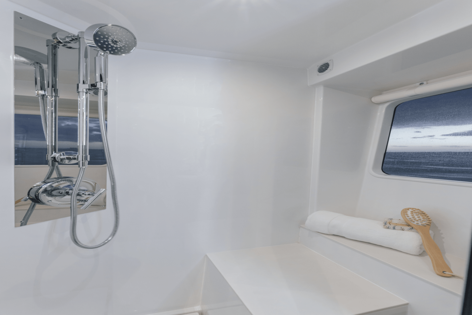 Slide: The Image of Cruisers Yachts 57 Fly 2025 - 4958437