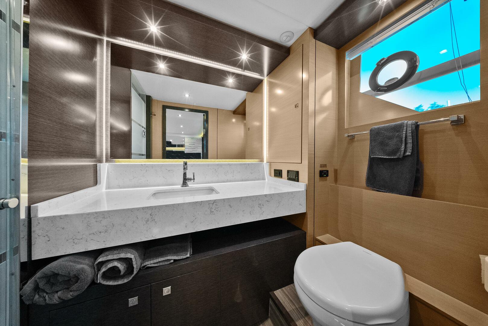 Slide: The Image of 2021 Cruiser Yachts 60 Cantius - MSR Head - 5432247