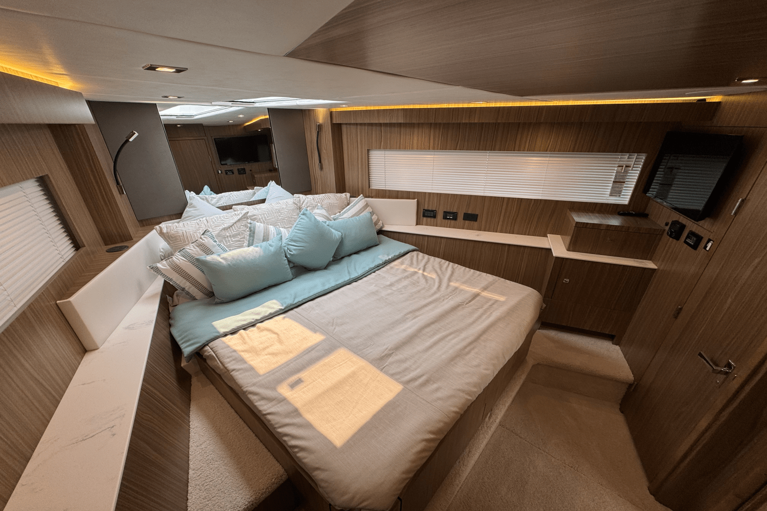 Slide: The Image of Cruisers Yachts 60 CANTIUS 2025 - 39