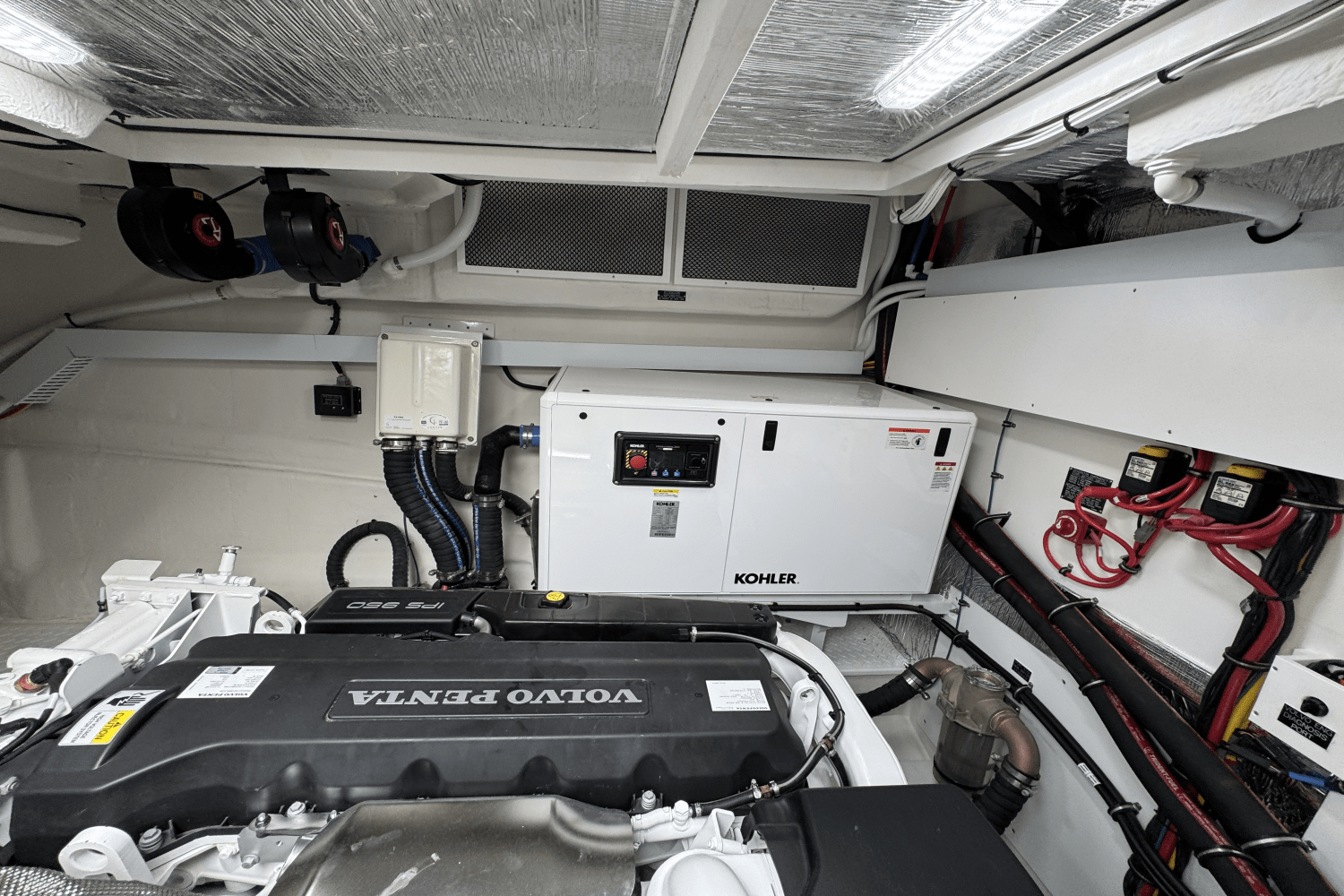 Slide: The Image of Cruisers Yachts 60 CANTIUS 2025 - 54
