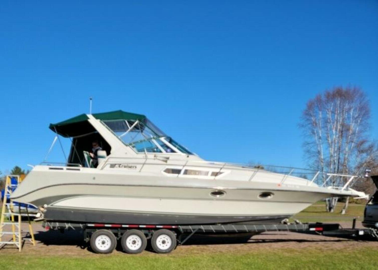 The Image of Cruisers Yachts Esprit 3270 1989 - 4223561