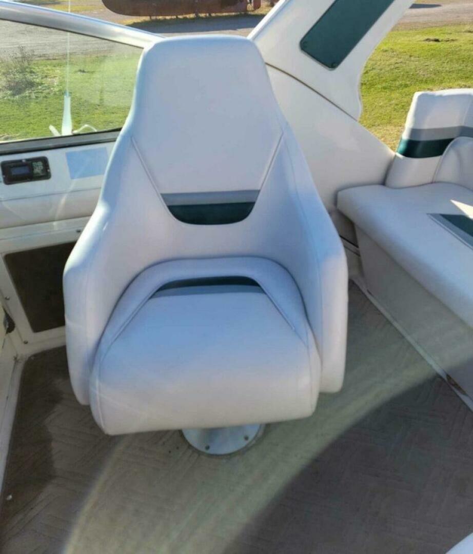 Slide: The Image of Cruisers Yachts Esprit 3270 1989 - 4911775