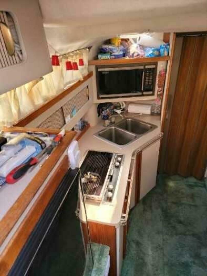 Slide: The Image of Cruisers Yachts Esprit 3270 1989 - 4911779