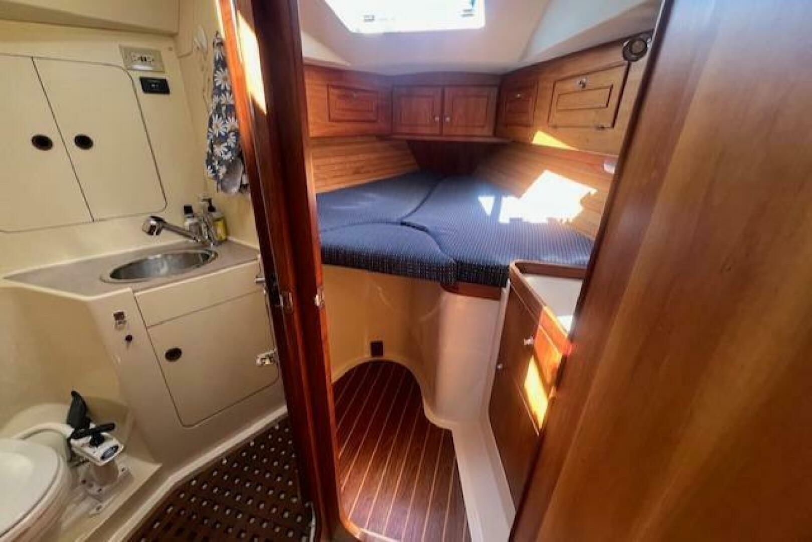 Slide: The Image of CS Canadian Sailcraft 40' Sloop 2001 - 5144981