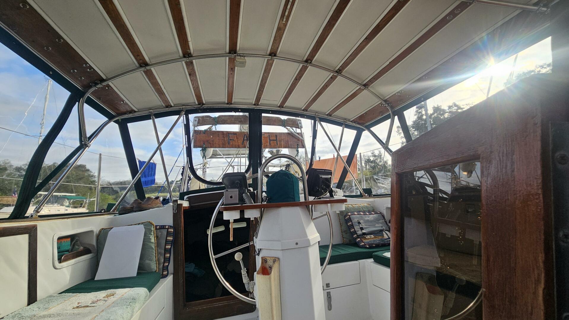 Slide: The Image of CSY 44 Center Cockpit 1979 - 4942169