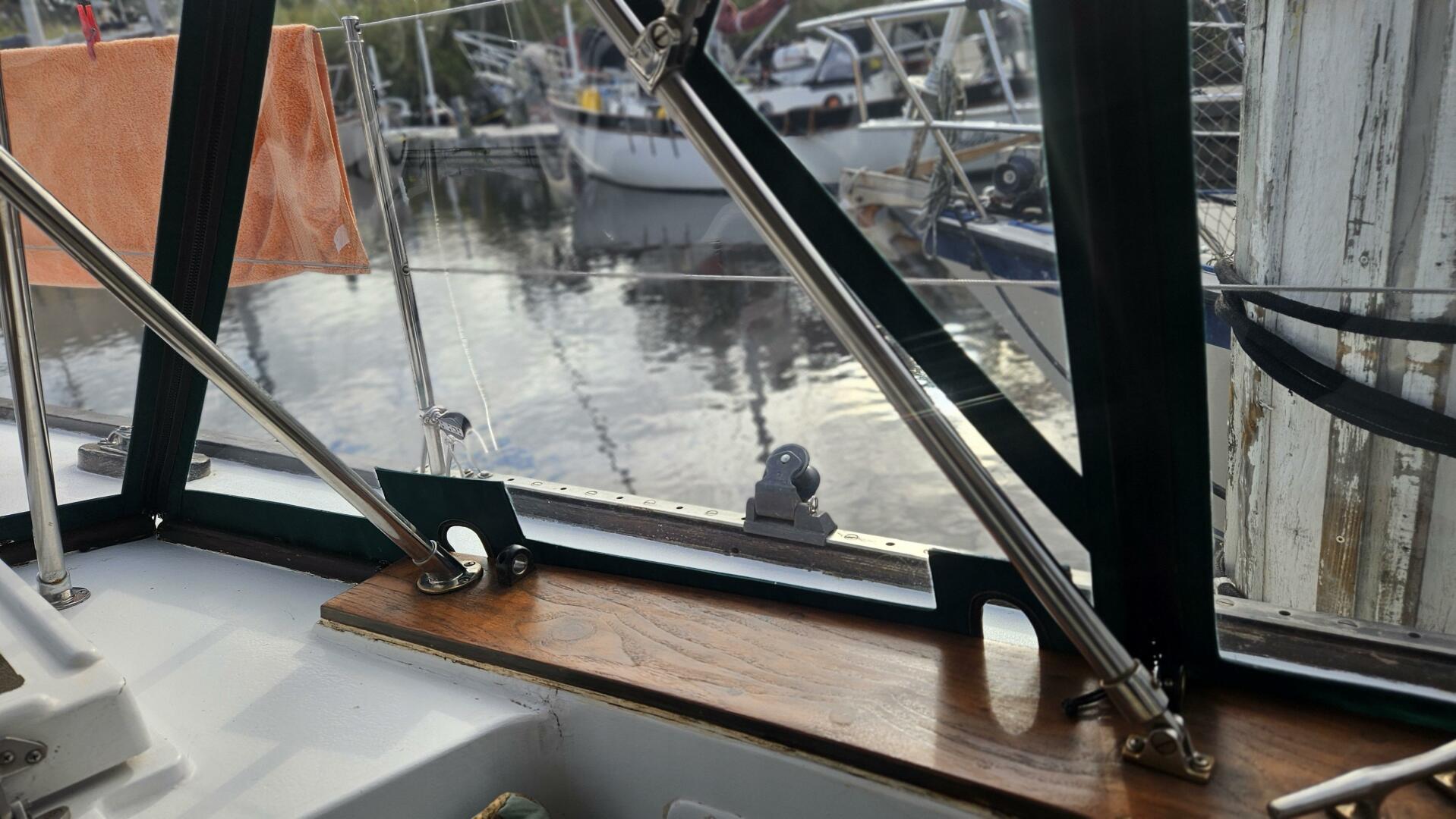 Slide: The Image of CSY 44 Center Cockpit 1979 - 4942172