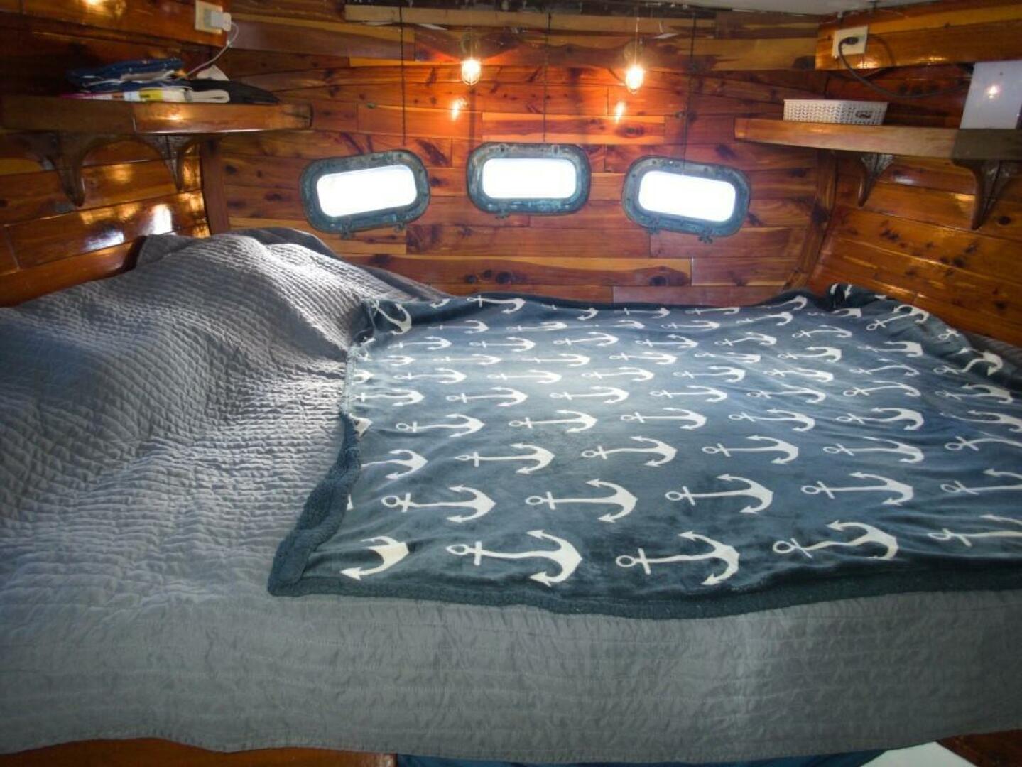 Slide: The Image of Aft Cabin Full King Sized Athwartships Bunk - 13
