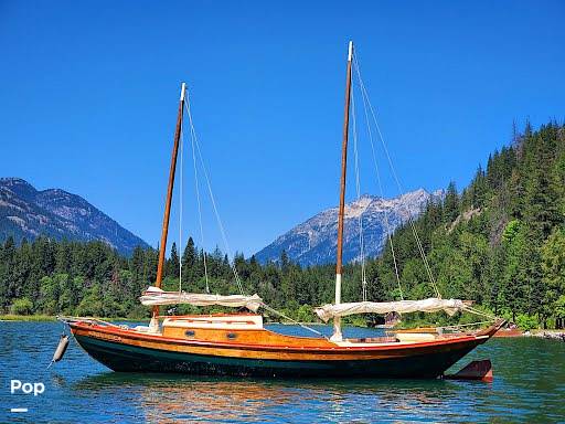 Slide: The Image of Custom 28 Junk Rig 1977 - 12871543