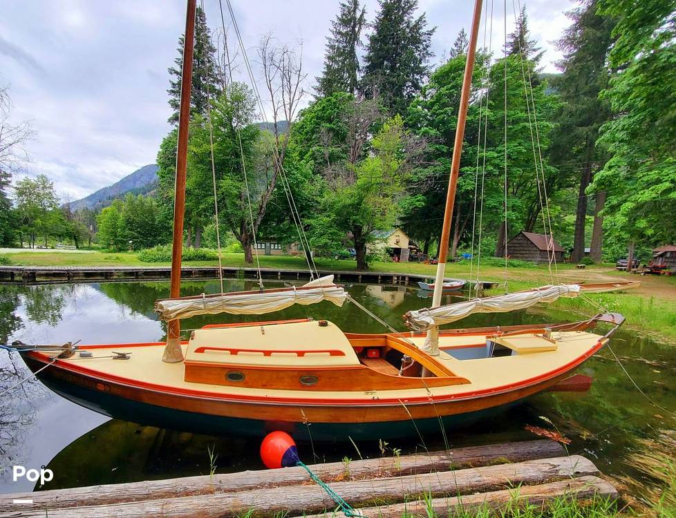 Slide: The Image of Custom 28 Junk Rig 1977 - 12843110