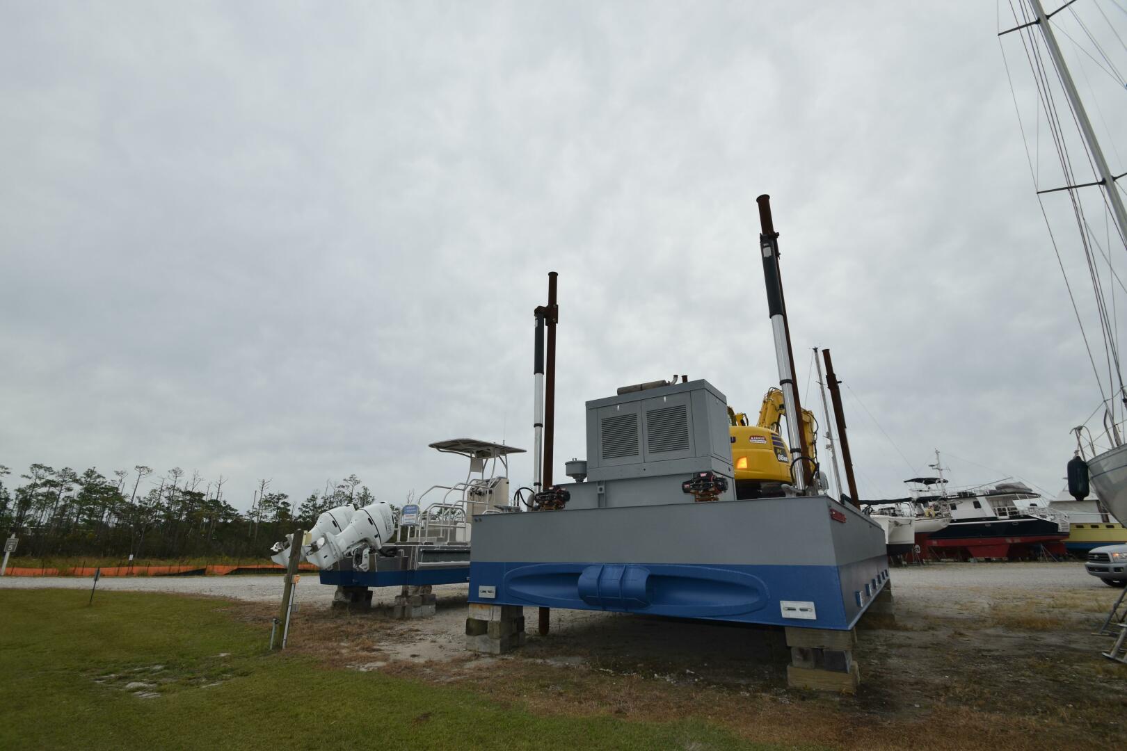 Slide: The Image of Custom Barge 2024 - 4943827