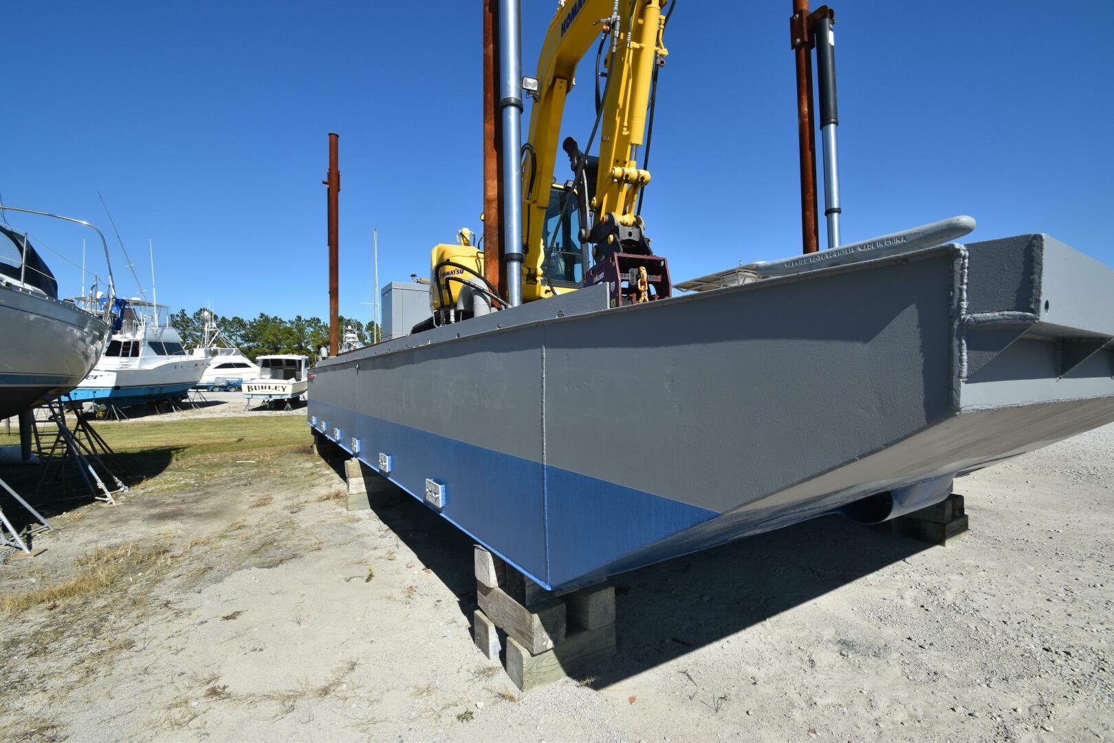 Slide: The Image of Custom Barge 2024 - 4943829