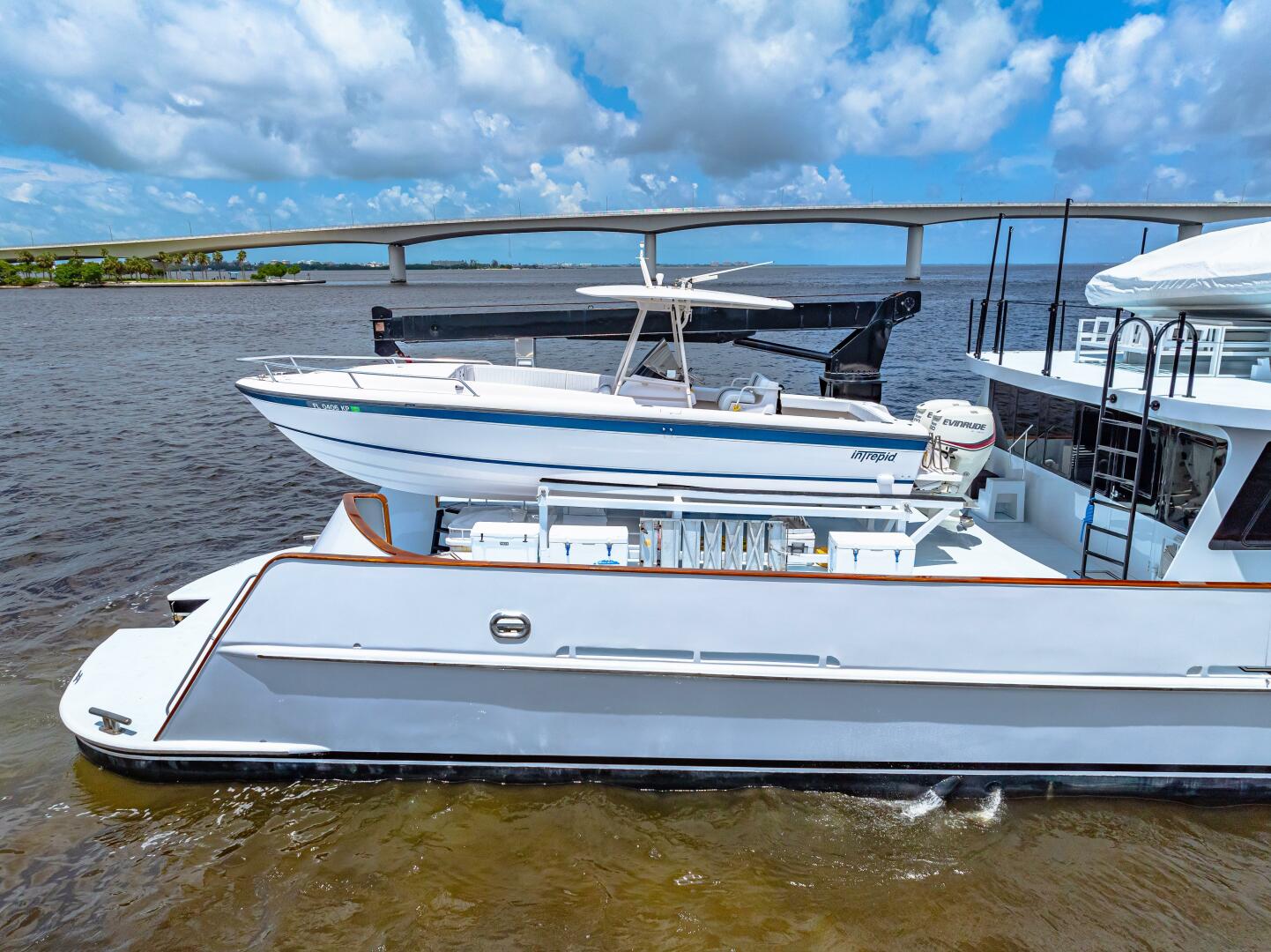 Slide: The Image of Custom Freeport Yachts - Expedition 1991 - 4868710