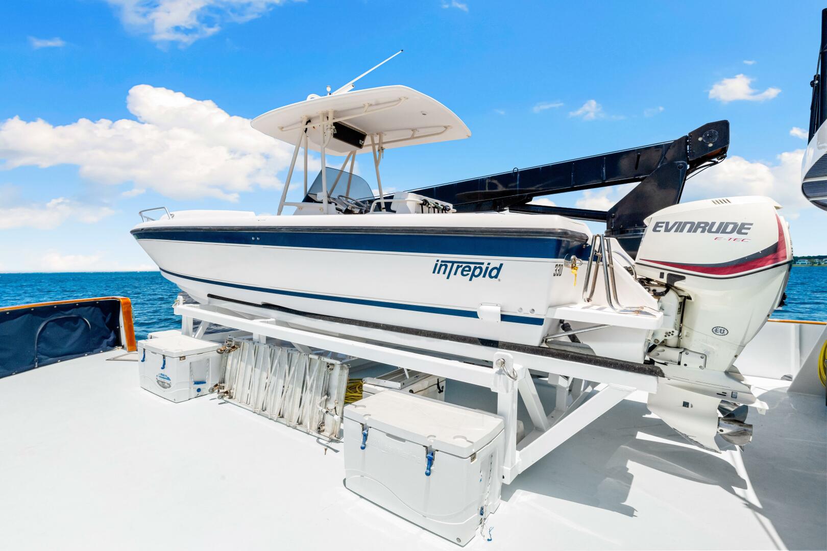 Slide: The Image of Custom Freeport Yachts - Expedition 1991 - 4868716