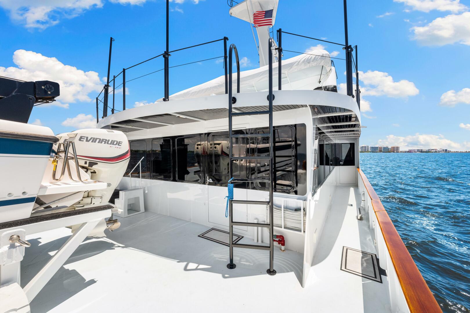 Slide: The Image of Custom Freeport Yachts - Expedition 1991 - 4868717