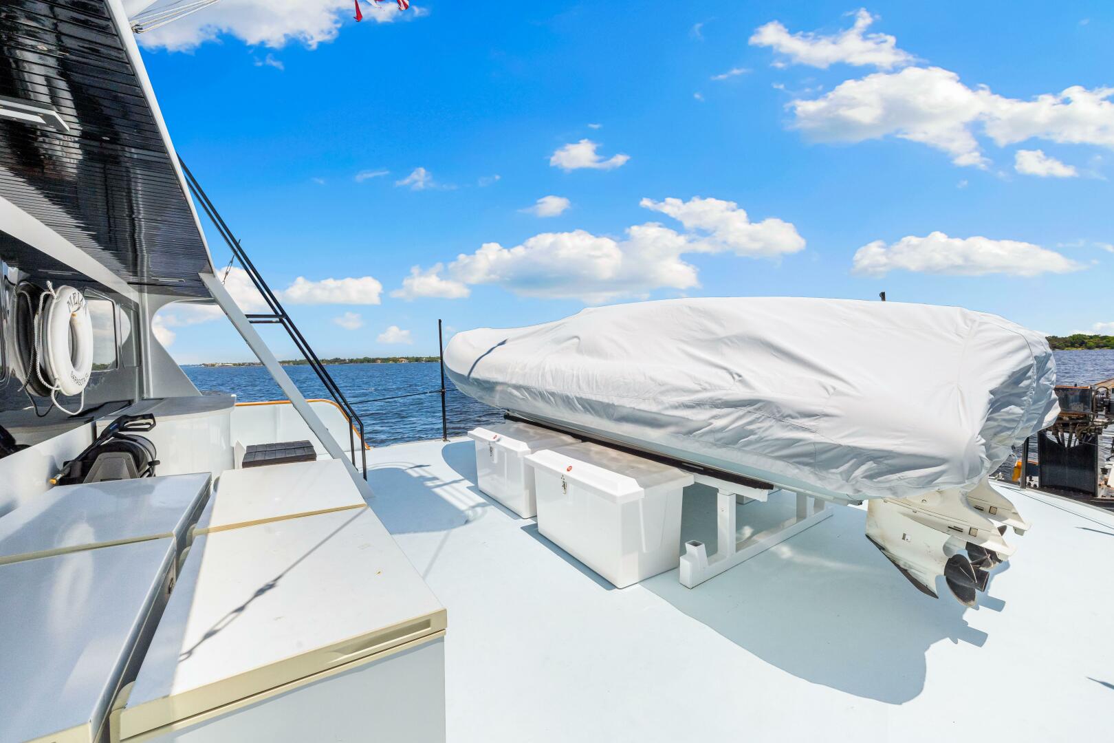 Slide: The Image of Custom Freeport Yachts - Expedition 1991 - 4868723