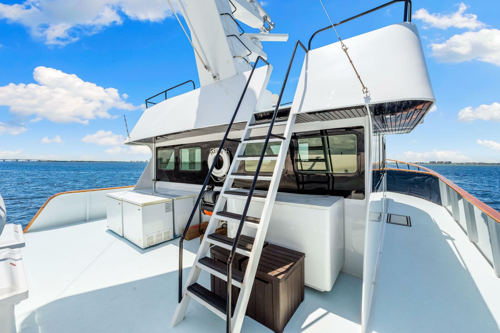 Slide: The Image of Custom Freeport Yachts - Expedition 1991 - 4868724