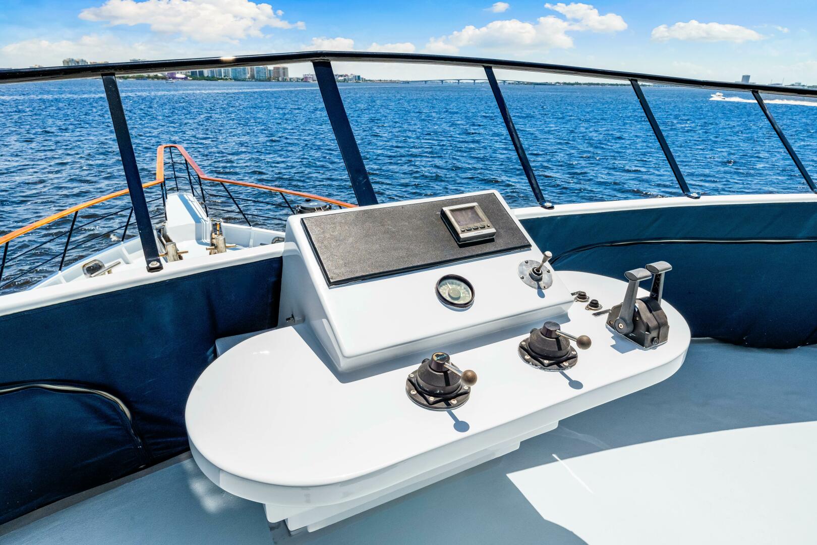 Slide: The Image of Custom Freeport Yachts - Expedition 1991 - 4868726