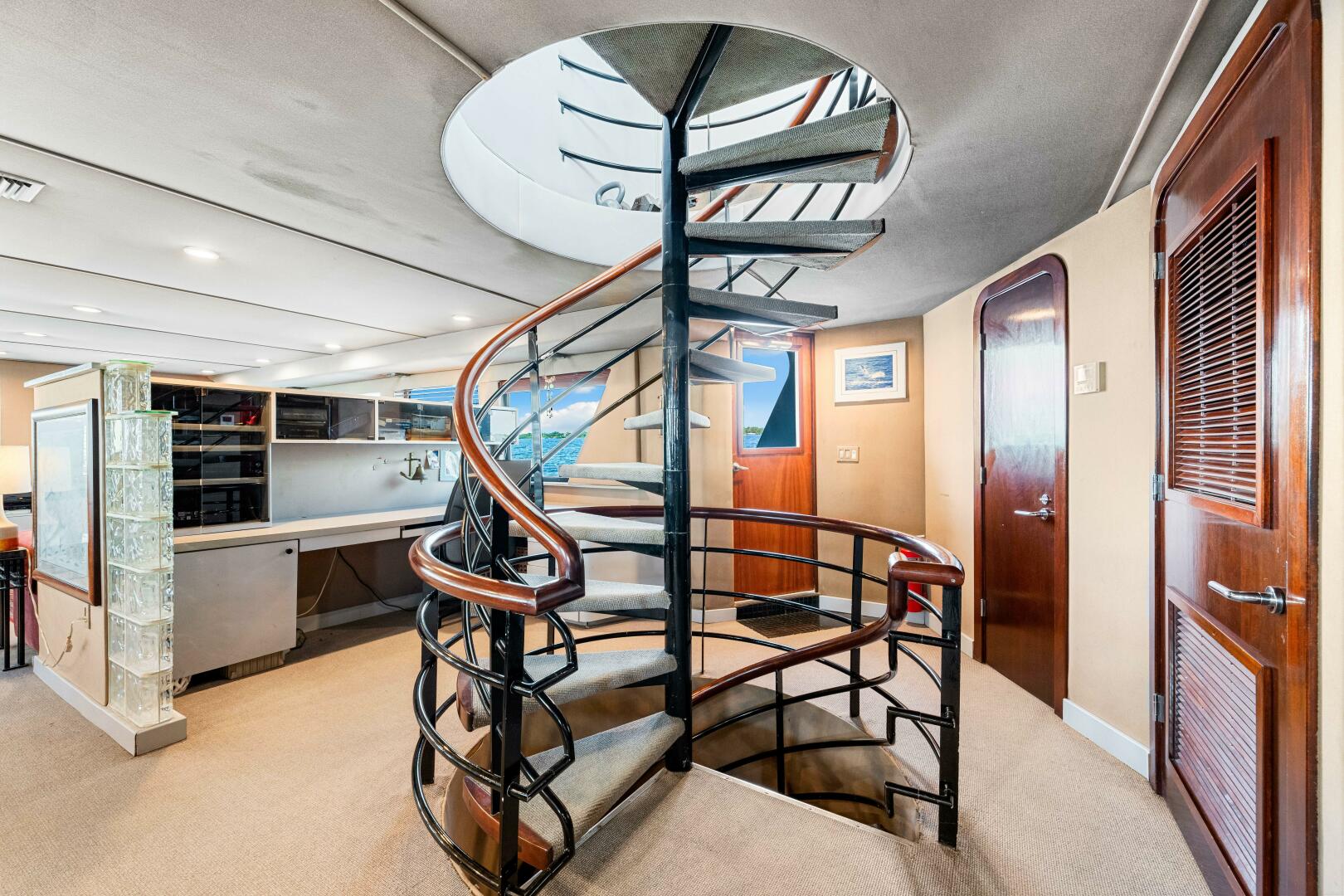 Slide: The Image of Custom Freeport Yachts - Expedition 1991 - 4868741