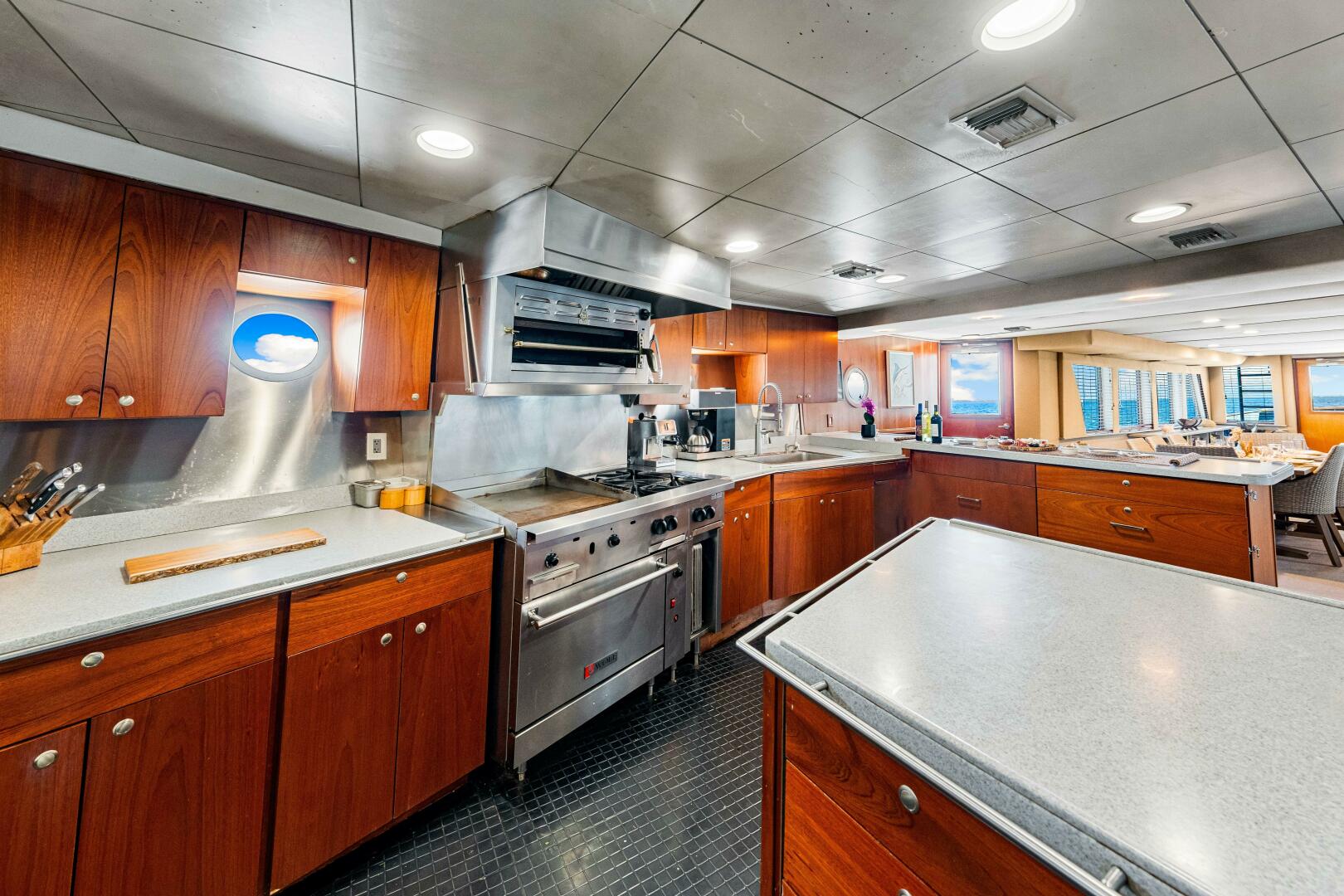 Slide: The Image of Custom Freeport Yachts - Expedition 1991 - 4868753