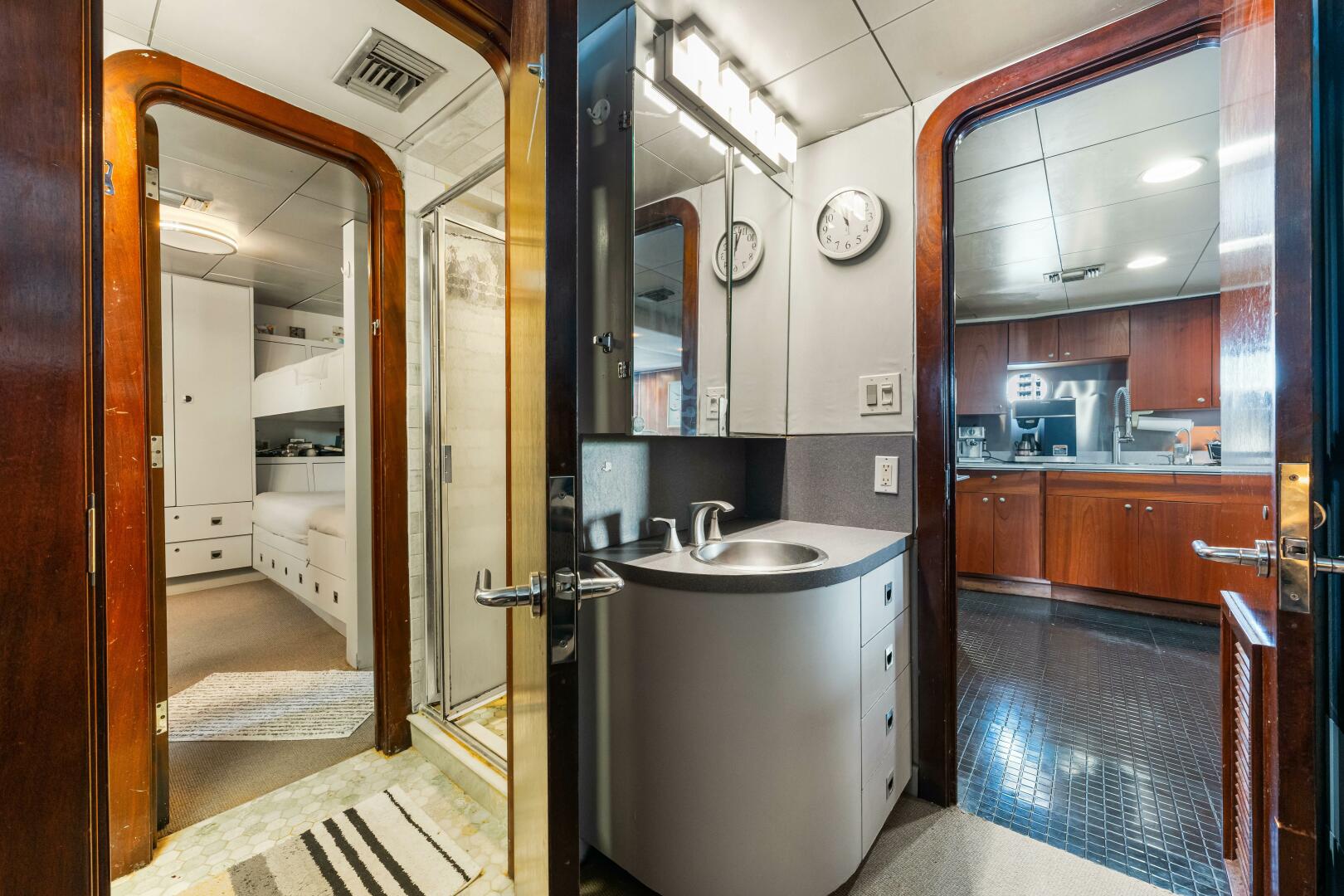 Slide: The Image of Custom Freeport Yachts - Expedition 1991 - 4868779
