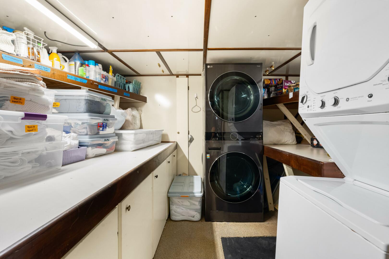Slide: The Image of Custom Freeport Yachts - Expedition 1991 - 4868782