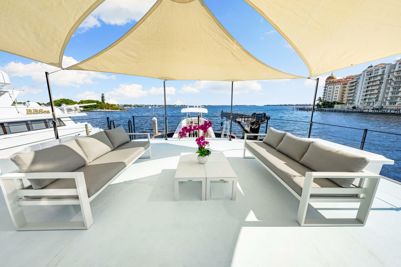 Slide: The Image of Custom Freeport Yachts - Expedition 1991 - 4868785