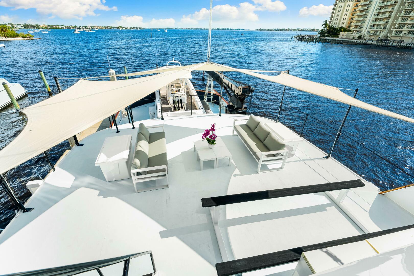 Slide: The Image of Custom Freeport Yachts - Expedition 1991 - 4868788
