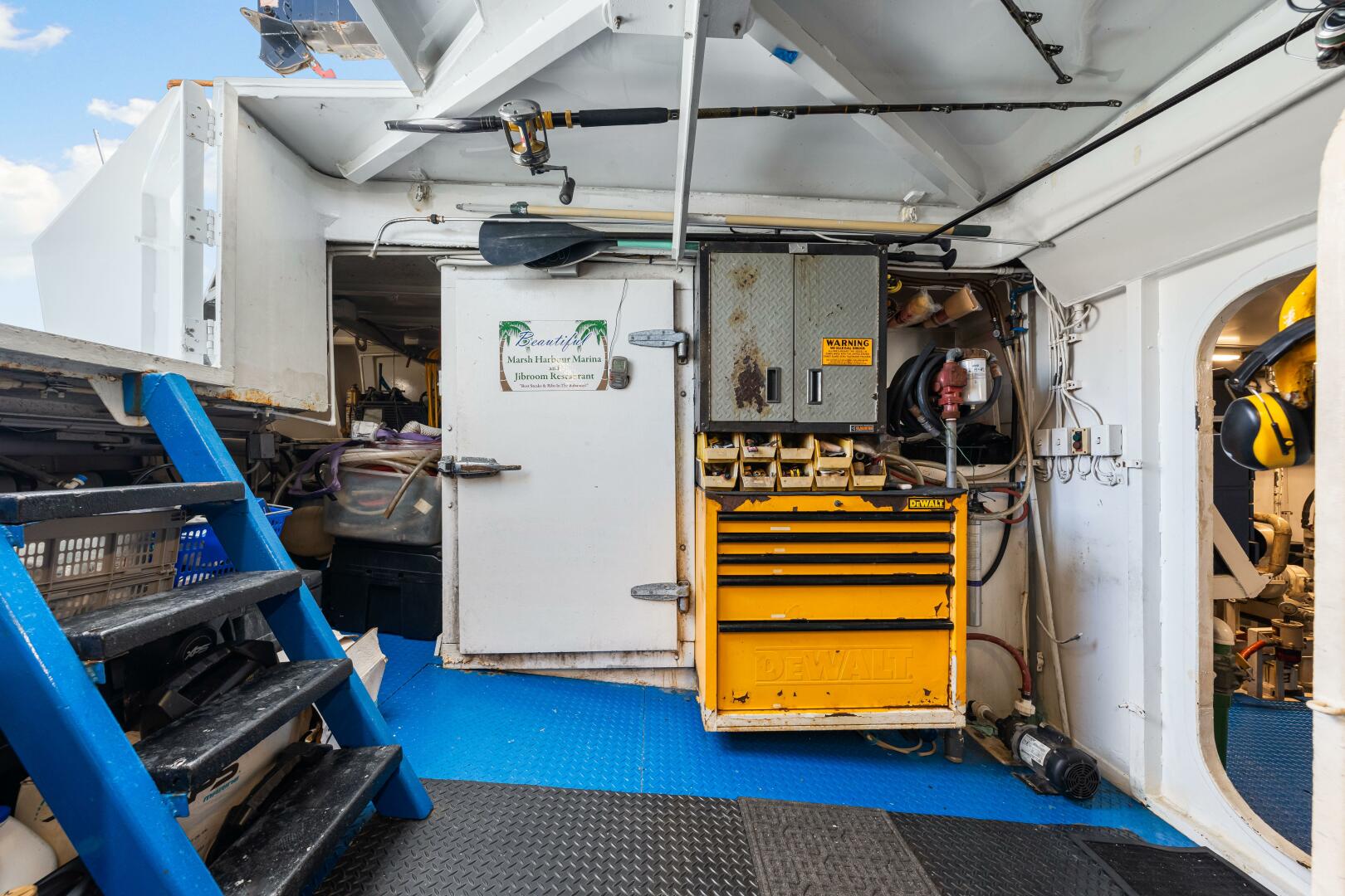 Slide: The Image of Custom Freeport Yachts - Expedition 1991 - 4868791