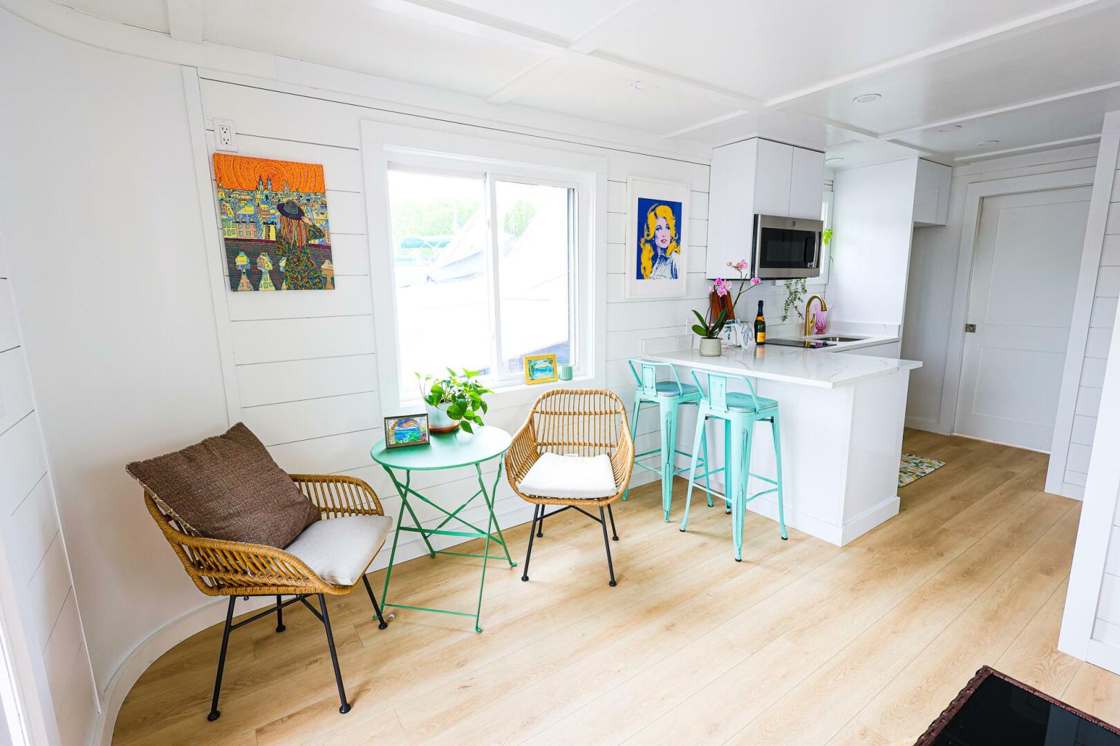 Slide: The Image of Custom Hank's 40 Houseboat 2025 - 5126648