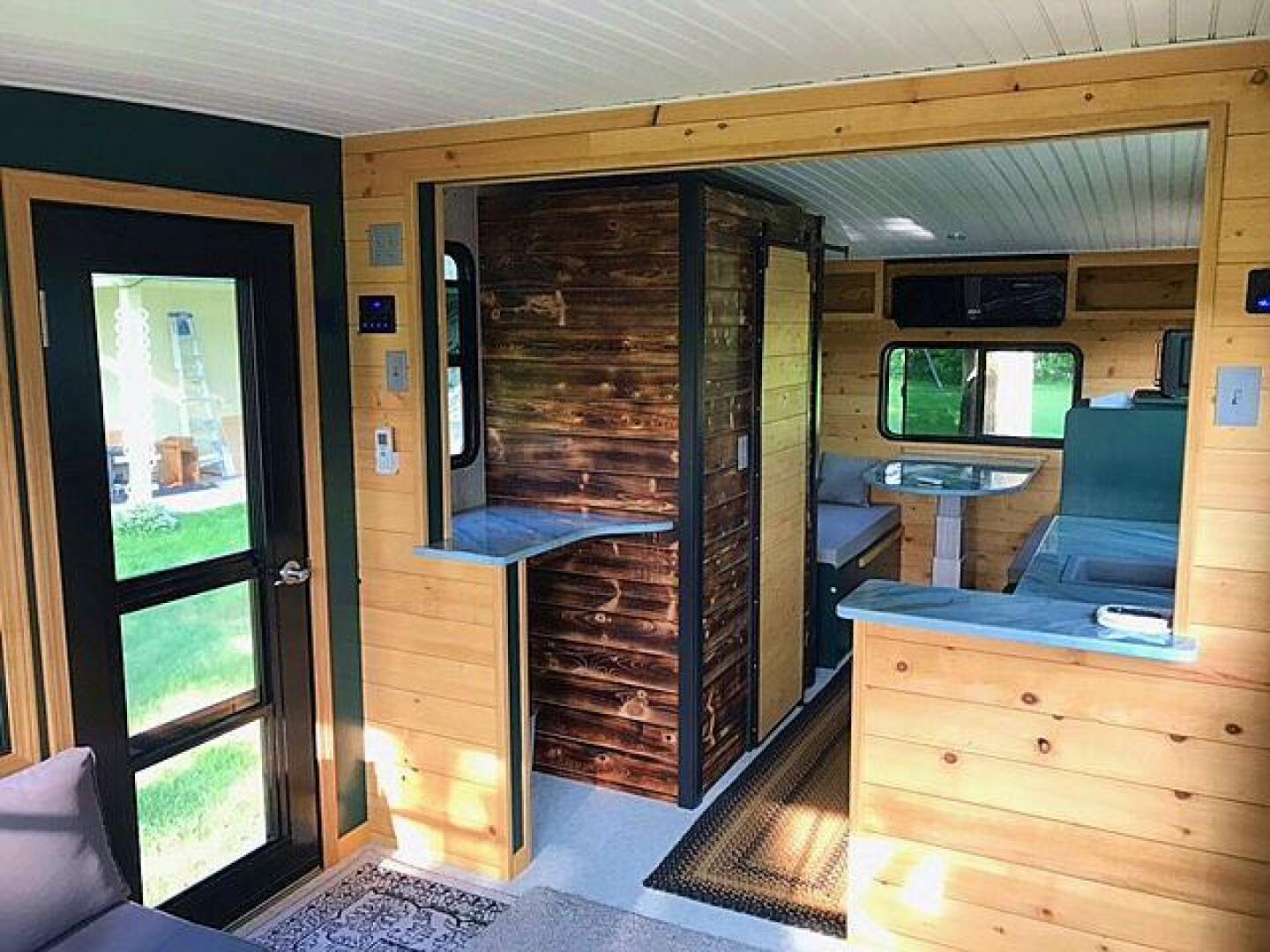 Slide: The Image of Custom Houseboat 2023 - 4868011